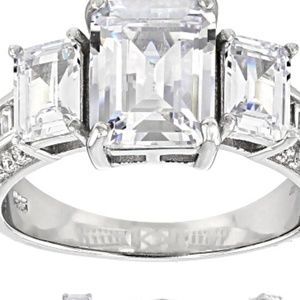 White  rhodium over .925 sterling women's ring sz 5